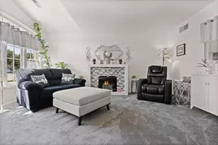 3723 Sandalwood Dr, Highland, IN 46322 - Photo 5