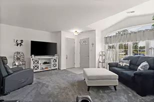 3723 Sandalwood Dr, Highland, IN 46322 - Photo 3
