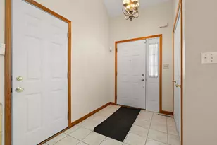 376 Cherry Hills Dr, Chesterton, IN 46304 - Photo 3