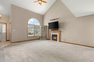 376 Cherry Hills Dr, Chesterton, IN 46304 - Photo 7