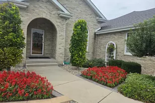 8971 Hibiscus Dr, Saint John, IN 46373 - Photo 3