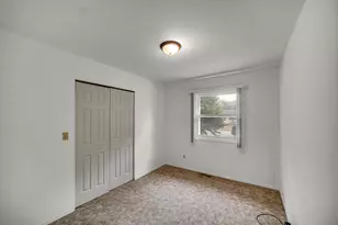 214 Locust Ave S, Hebron, IN 46341 - Photo 9