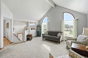 565 Waterford Ln, Valparaiso, IN 46385 - Photo 5