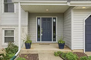 565 Waterford Ln, Valparaiso, IN 46385 - Photo 3