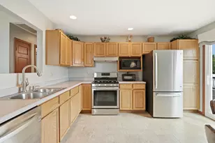 565 Waterford Ln, Valparaiso, IN 46385 - Photo 11
