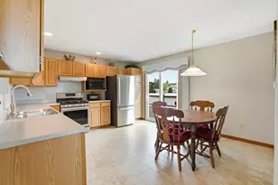 565 Waterford Ln, Valparaiso, IN 46385 - Photo 13