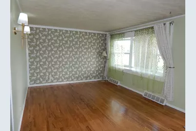 1009 W Coolspring Avenue, Michigan City, IN 46360 - Photo 3