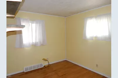 1009 W Coolspring Avenue, Michigan City, IN 46360 - Photo 9