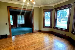 201 S 8th St, Chesterton, IN 46304 - Photo 9