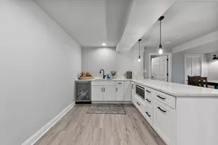 1426 Gates Dr, Schererville, IN 46375 - Photo 11
