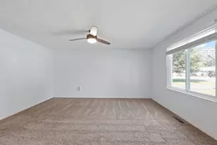 911 Harrison St, Frankton, IN 46044 - Photo 13