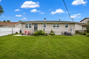 2560 W 61st Ave, Merrillville, IN 46410 - Photo 17