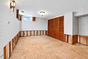 2560 W 61st Ave, Merrillville, IN 46410 - Photo 27