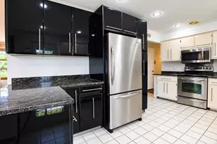 2560 W 61st Ave, Merrillville, IN 46410 - Photo 9