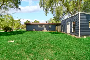 2933 W 38th Pl, Hobart, IN 46342 - Photo 25
