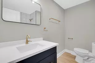 2933 W 38th Pl, Hobart, IN 46342 - Photo 9