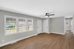 2933 W 38th Pl, Hobart, IN 46342 - Photo 5