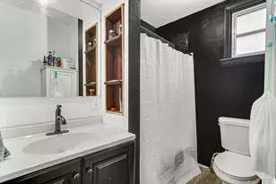 404 Maple Ave, La Porte, IN 46350 - Photo 9