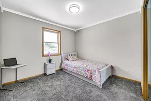 7581 Murrelet St, Hobart, IN 46342 - Photo 9