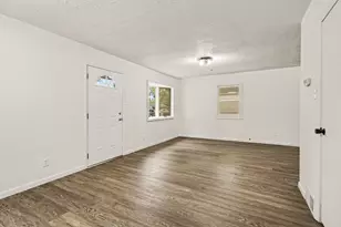3752 Sandusky St, Hobart, IN 46342 - Photo 5