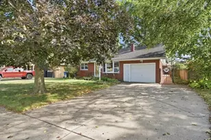 609 E Ash Pl, Griffith, IN 46319 - Photo 3