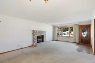 609 E Ash Pl, Griffith, IN 46319 - Photo 5