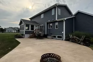 91 Fleetwood Dr N, Valparaiso, IN 46385 - Photo 3