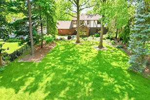 336 Friar Tuck Dr, Schererville, IN 46375 - Photo 3