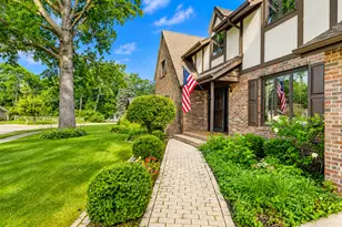 336 Friar Tuck Dr, Schererville, IN 46375 - Photo 5