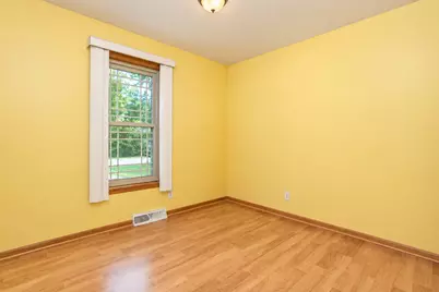 802 S Rose Avenue, Kouts, IN 46347 - Photo 15