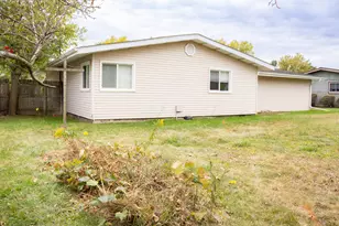 407 Saginaw Dr, Valparaiso, IN 46385 - Photo 35