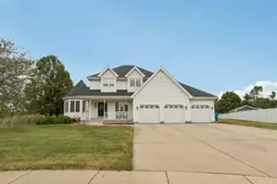 8445 Jennifer Ct, Saint John, IN 46373 - Photo 1