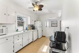 8410 Gordon Dr, Highland, IN 46322 - Photo 9