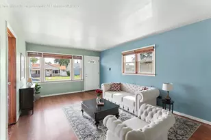 8410 Gordon Dr, Highland, IN 46322 - Photo 7