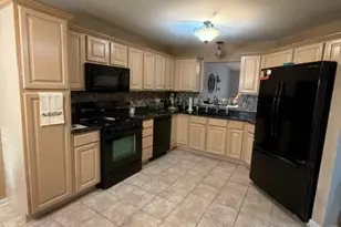 3133 Union Cir, Crown Point, IN 46307 - Photo 3