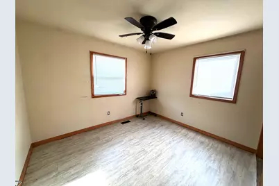 905 W 7th Street, Michigan City, IN 46360 - Photo 5