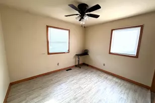 905 W 7th St, Michigan City, IN 46360 - Photo 5