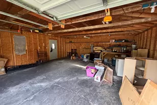 905 W 7th St, Michigan City, IN 46360 - Photo 9