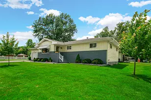 1001 W 39th Ave, Hobart, IN 46342 - Photo 1