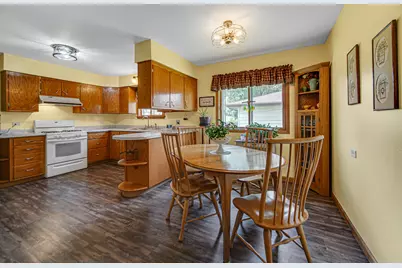1001 W 39th Avenue, Hobart, IN 46342 - Photo 5