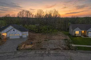 304 Apple Grove Ln, Valparaiso, IN 46385 - Photo 1