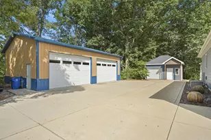 10955 NW Makeever Dr, Demotte, IN 46310 - Photo 3