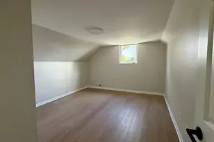 215 E 10th St, Michigan City, IN 46360 - Photo 17