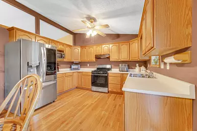 250 Hawthorne Court, Hobart, IN 46342 - Photo 9