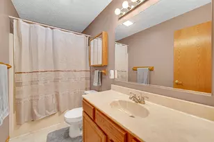 250 Hawthorne Ct, Hobart, IN 46342 - Photo 13
