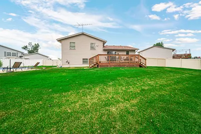 250 Hawthorne Court, Hobart, IN 46342 - Photo 31