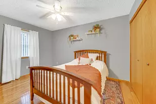 250 Hawthorne Ct, Hobart, IN 46342 - Photo 17