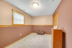 250 Hawthorne Ct, Hobart, IN 46342 - Photo 23