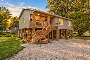 44 W Vick Tree Ln, Valparaiso, IN 46385 - Photo 1