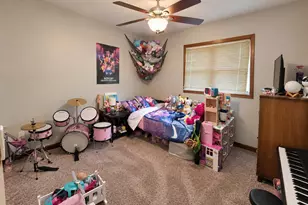 517 E Violet Dr, Francesville, IN 47946 - Photo 13